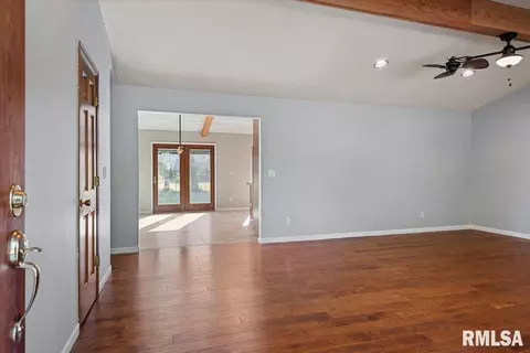Living - 1060 Lenhart Rd, Springfield, IL 62711 photo 1 of 6
