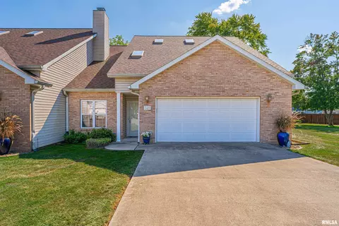 509 16th St, Lincoln, IL 62656