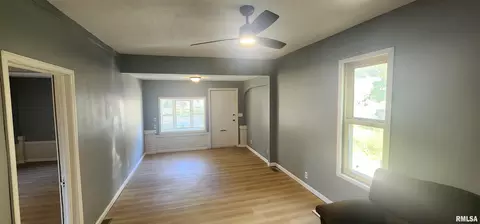 Entry Way - 1710 E Carpenter St, Springfield, IL 62702 photo 1 of 5