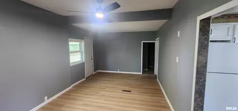Living - 1710 E Carpenter St, Springfield, IL 62702 photo 1 of 1