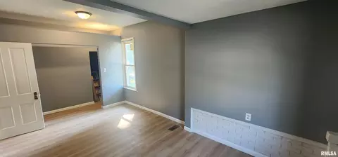 Entry Way - 1710 E Carpenter St, Springfield, IL 62702 photo 4 of 5