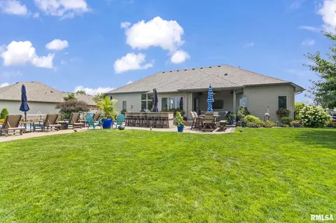 Exterior - 4509 Lynhurst Rd, Springfield, IL 62711 photo 5 of 12
