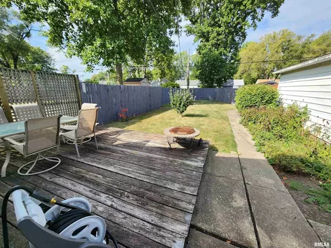 Exterior - 1645 N 21st St, Springfield, IL 62702 photo 1 of 5