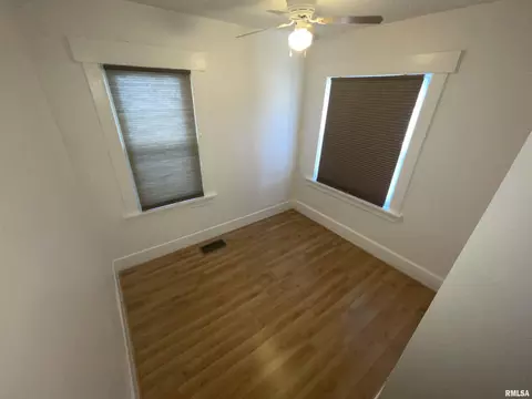 Bedroom - 1816 N Peoria Rd, Springfield, IL 62702 photo 1 of 4