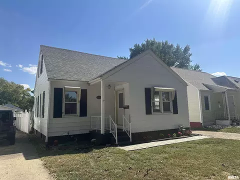 2052 N 20th St, Springfield, IL 62702 photo 1