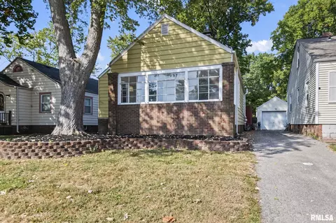 2353 S 8th St, Springfield, IL 62703 photo 3