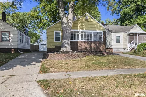 2353 S 8th St, Springfield, IL 62703