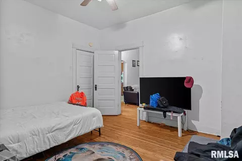 Bedroom - 826 S Walnut St, Springfield, IL 62704 photo 2 of 5