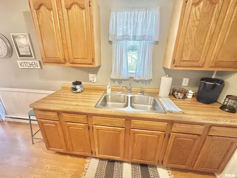 Kitchen - 403 12 Jared St, Abingdon, IL 61410 photo 3 of 3