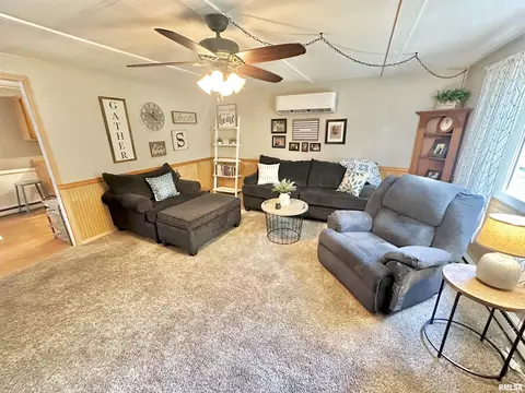 Living - 403 12 Jared St, Abingdon, IL 61410 photo 2 of 5