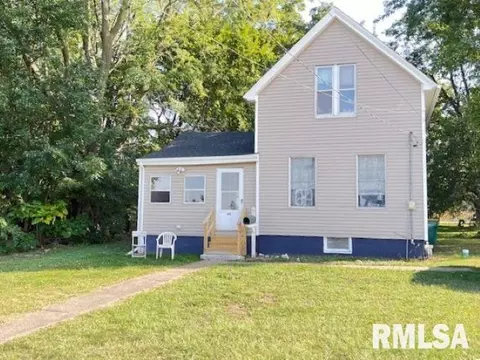 60 W 2nd St, Galesburg, IL 61401