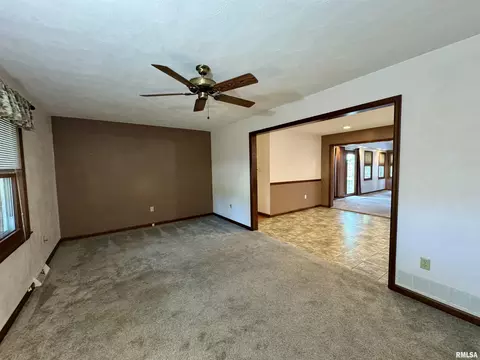 3909 Pine Tree Rd, Quincy, IL 62305 photo 2