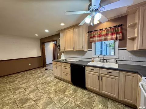3909 Pine Tree Rd, Quincy, IL 62305 photo 5