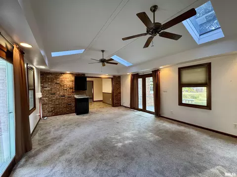 3909 Pine Tree Rd, Quincy, IL 62305 photo 8