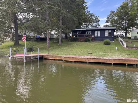 26 Lake Warren Dr, Monmouth, IL 61462