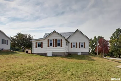Other - 312 W York St, Camp Point, IL 62320 photo 9 of 10