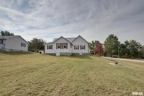 Exterior - 312 W York St, Camp Point, IL 62320 photo 1 of 2
