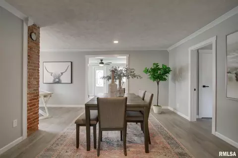 Dining - 312 W York St, Camp Point, IL 62320 photo 3 of 3