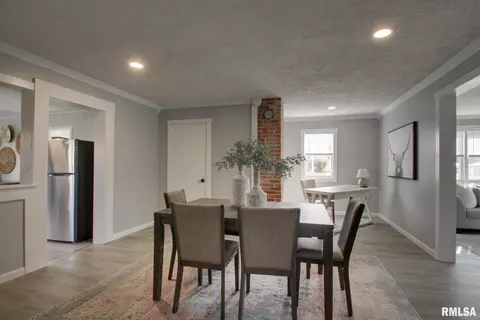 Dining - 312 W York St, Camp Point, IL 62320 photo 2 of 3
