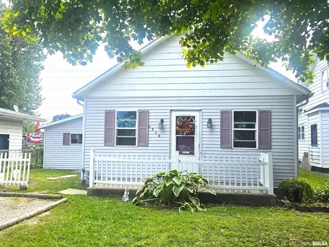 1306 N Kankakee St, Lincoln, IL 62656