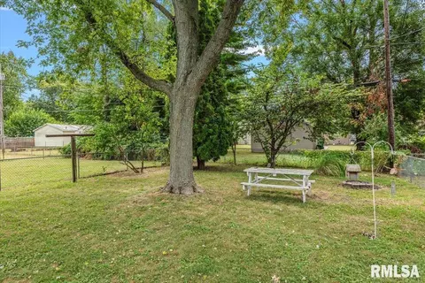 Exterior - 2240 E Keys Ave, Springfield, IL 62702 photo 6 of 7