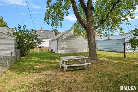 Exterior - 2240 E Keys Ave, Springfield, IL 62702 photo 7 of 7