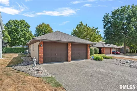 2104 Sunstone Ct, Springfield, IL 62704 photo 2
