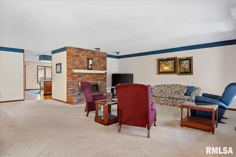 2104 Sunstone Ct, Springfield, IL 62704 photo 5