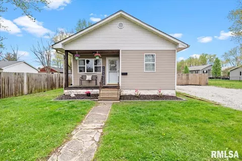 506 W Walnut St, Gillespie, IL 62033