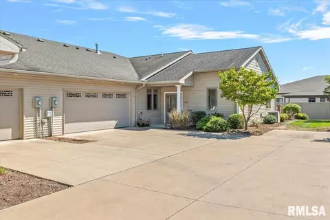 3406 Pinyon Dr, Springfield, IL 62711