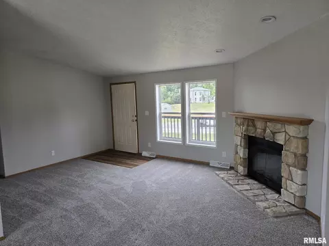 740 Broadway St, Hamilton, IL 62341 photo 3