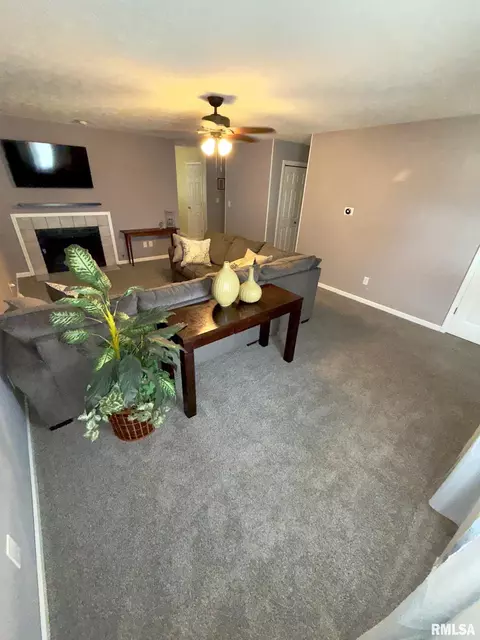 2722 Walter Rd, Springfield, IL 62703 photo 3