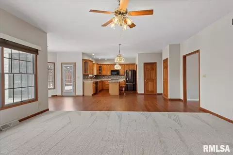 Living - 6401 Raintree Pl, Springfield, IL 62712 photo 4 of 11