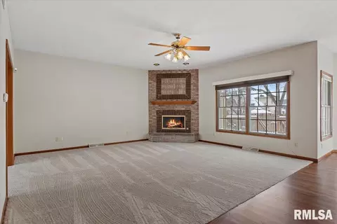 Living - 6401 Raintree Pl, Springfield, IL 62712 photo 7 of 11