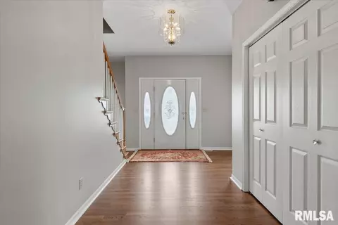 Entry Way - 6401 Raintree Pl, Springfield, IL 62712 photo 3 of 6