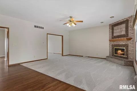Living - 6401 Raintree Pl, Springfield, IL 62712 photo 6 of 11