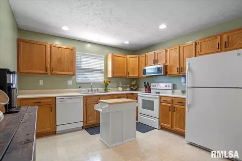 3020 Lakeshire Dr, Springfield, IL 62707 photo 7