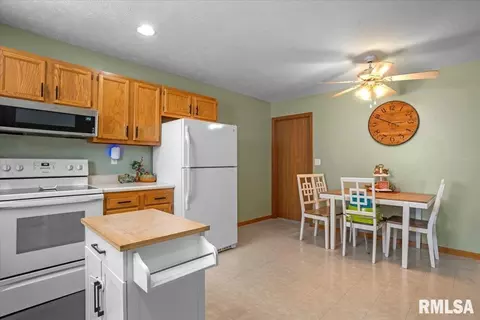 3020 Lakeshire Dr, Springfield, IL 62707 photo 9