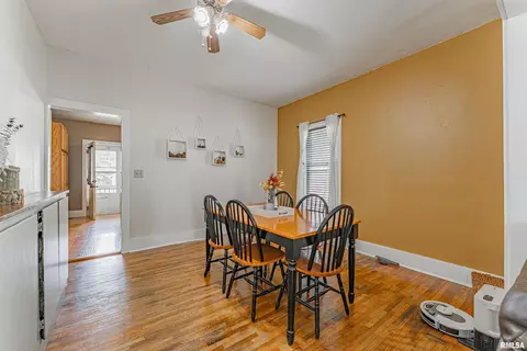 Dining - 522 3rd St, Lincoln, IL 62656 photo 1 of 2