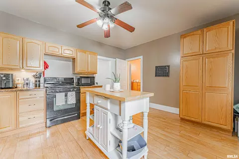 Kitchen - 522 3rd St, Lincoln, IL 62656 photo 1 of 1