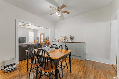 Dining - 522 3rd St, Lincoln, IL 62656 photo 2 of 2