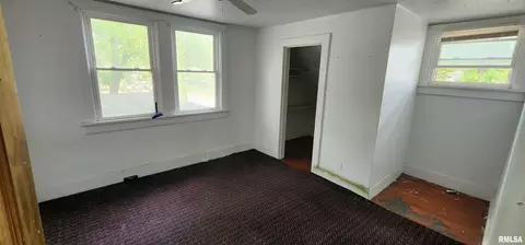 Bedroom - 401 W Elliott Ave, Springfield, IL 62702 photo 2 of 2