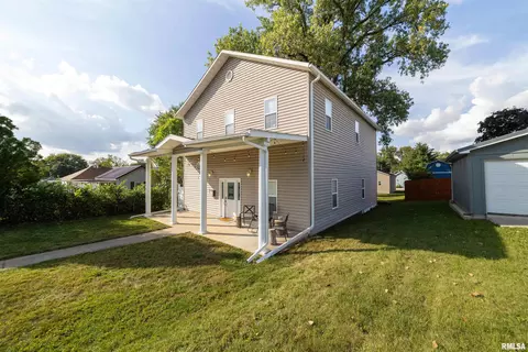 1817 Van Buren St, Quincy, IL 62301