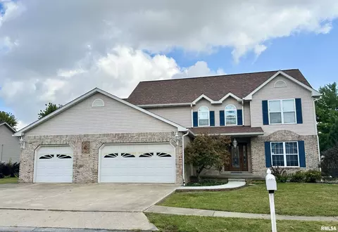 2306 Magnolia Dr, Jacksonville, IL 62650