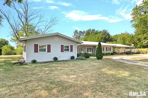 5008 Rock Rd, Pleasant Plains, IL 62677