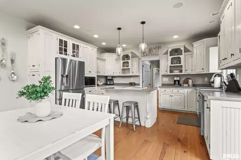 Kitchen - 4704 Foxhall Ln, Springfield, IL 62711 photo 2 of 7
