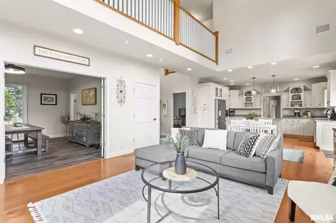 Living - 4704 Foxhall Ln, Springfield, IL 62711 photo 5 of 5