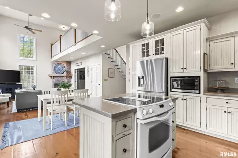 Kitchen - 4704 Foxhall Ln, Springfield, IL 62711 photo 7 of 7