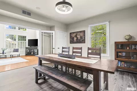 Dining - 4704 Foxhall Ln, Springfield, IL 62711 photo 3 of 3