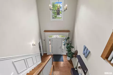 Entry Way - 4704 Foxhall Ln, Springfield, IL 62711 photo 2 of 4